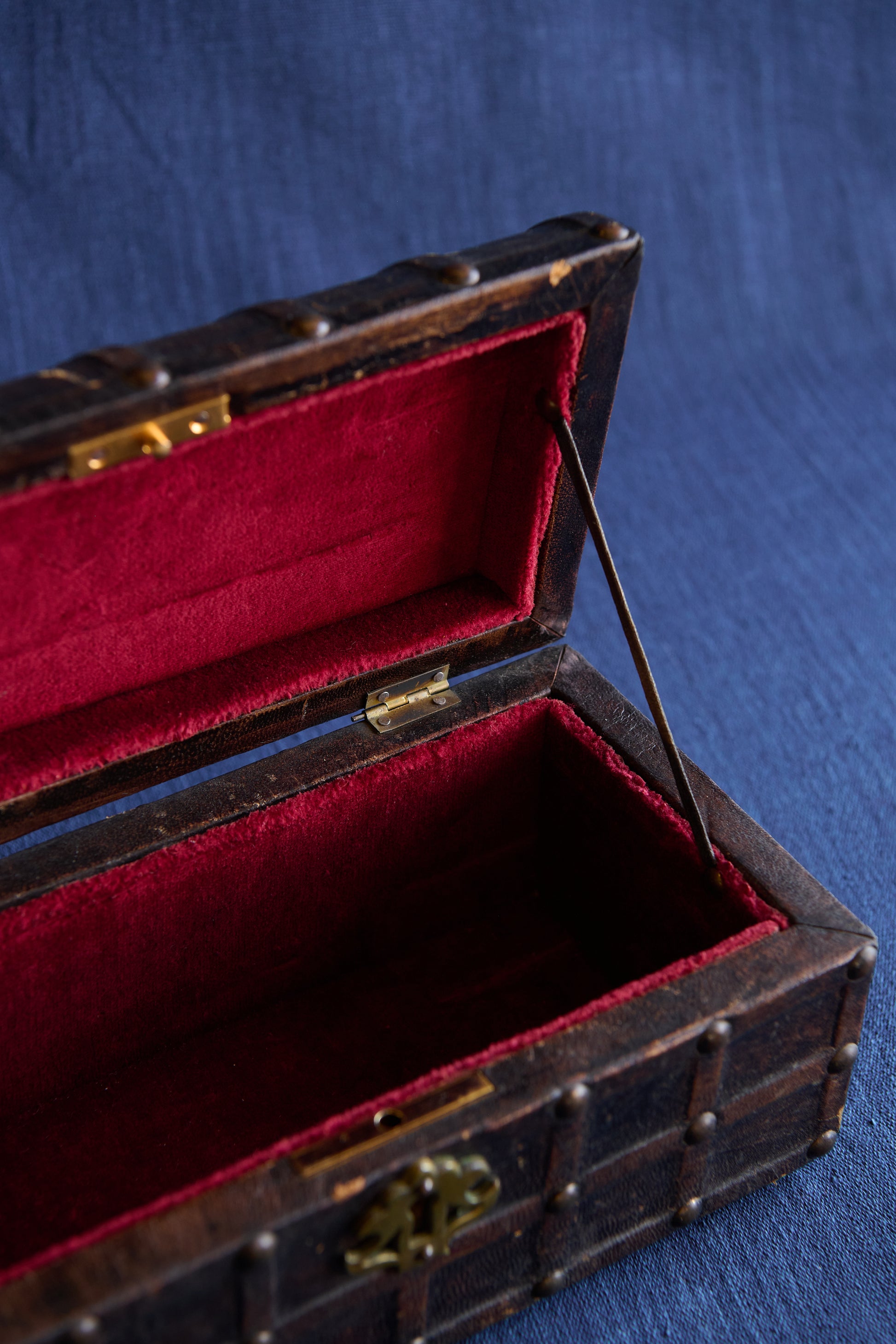The Château Chest