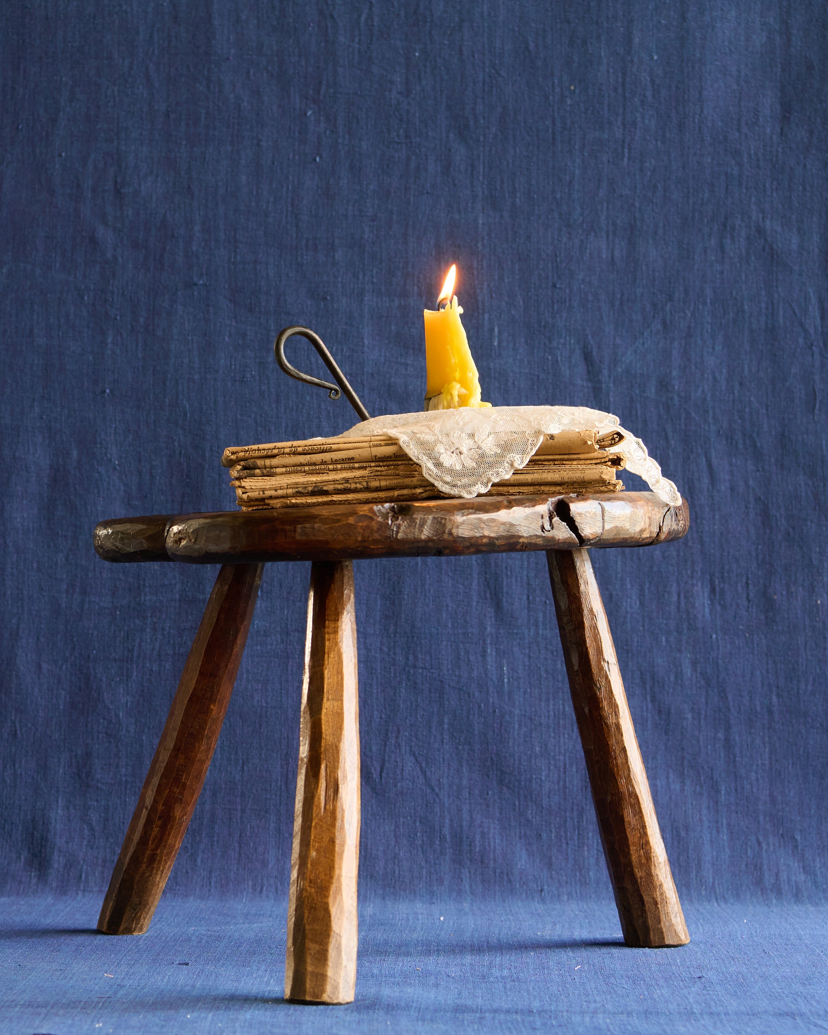 Tabouret du Cœur - Hand-Carved Alpine Stool – Marseille Blue