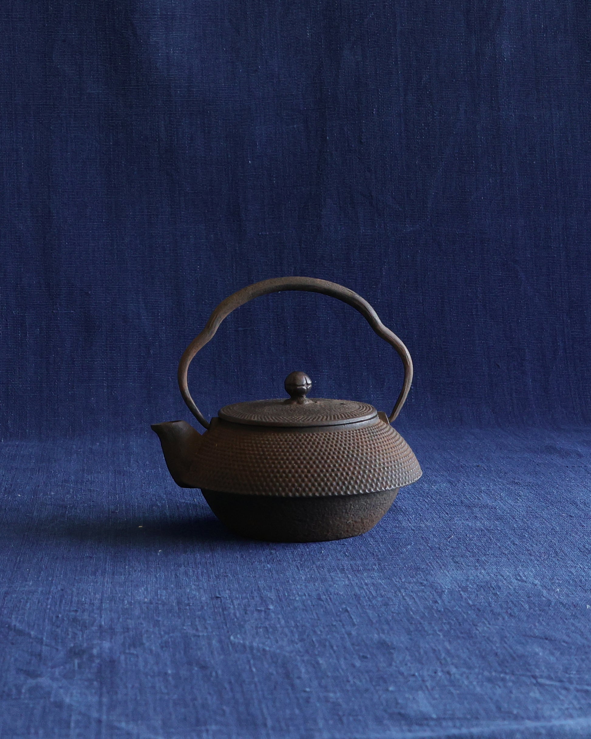 Brown Arare Pattern Teapot
