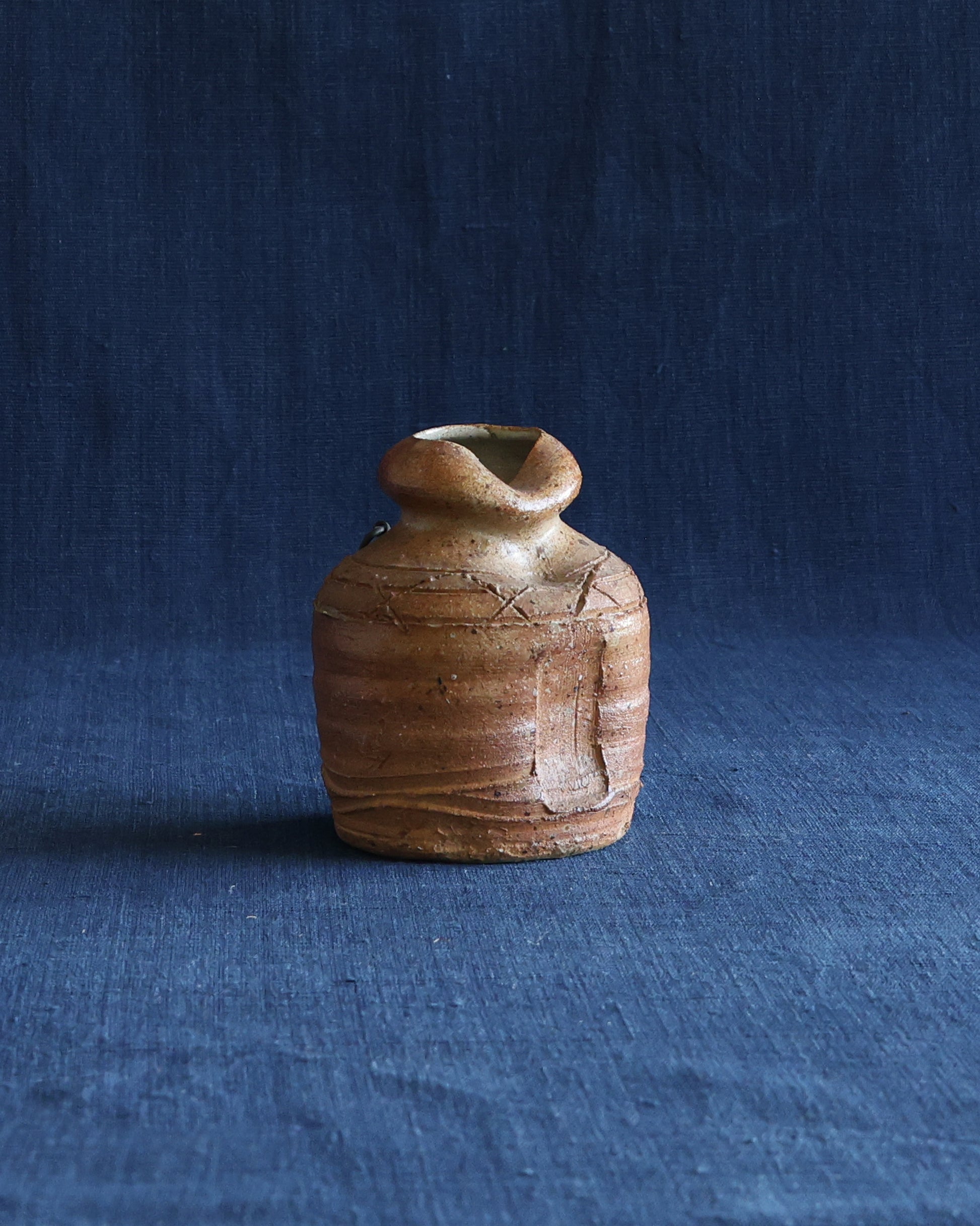 Shigarayaki Hanging Vase